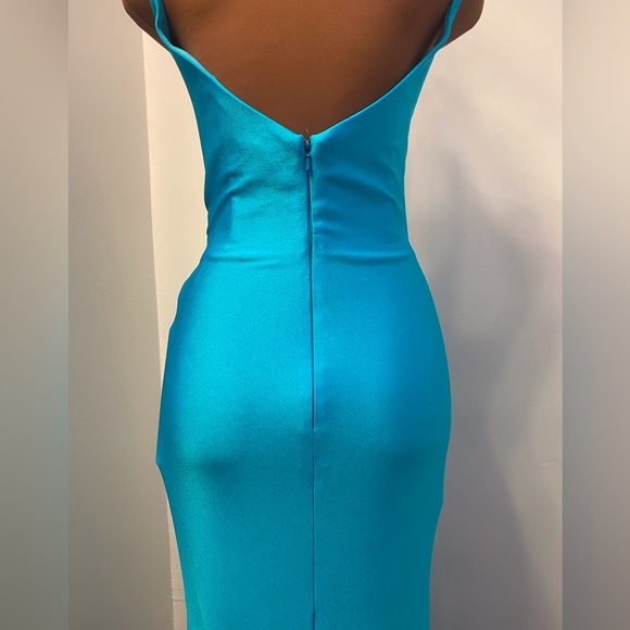 Ruched Satin Jersey dress with slit. - Picture 6 of 13